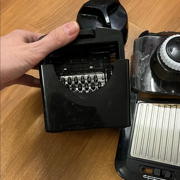 Black Kitchen Mandoline Slicer - Picture 5 of 5